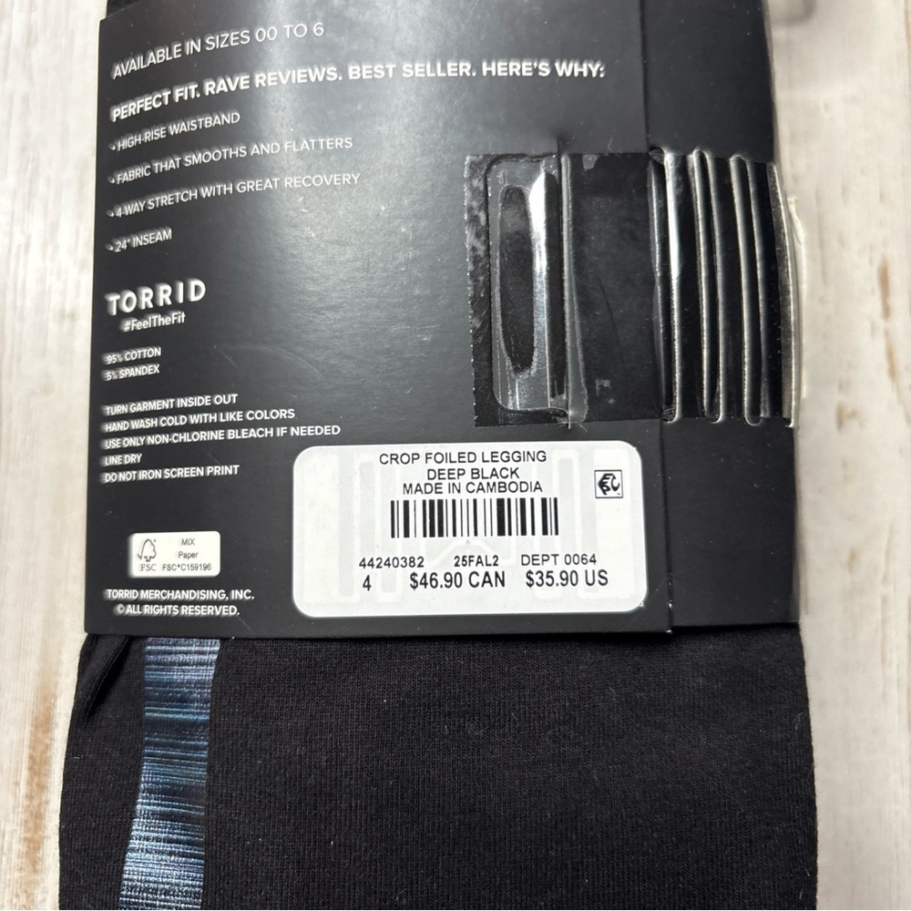 Torrid Premium Crop Leggings Foiled Deep Black
Size 4X (26) NWT! - Picture 6 of 15